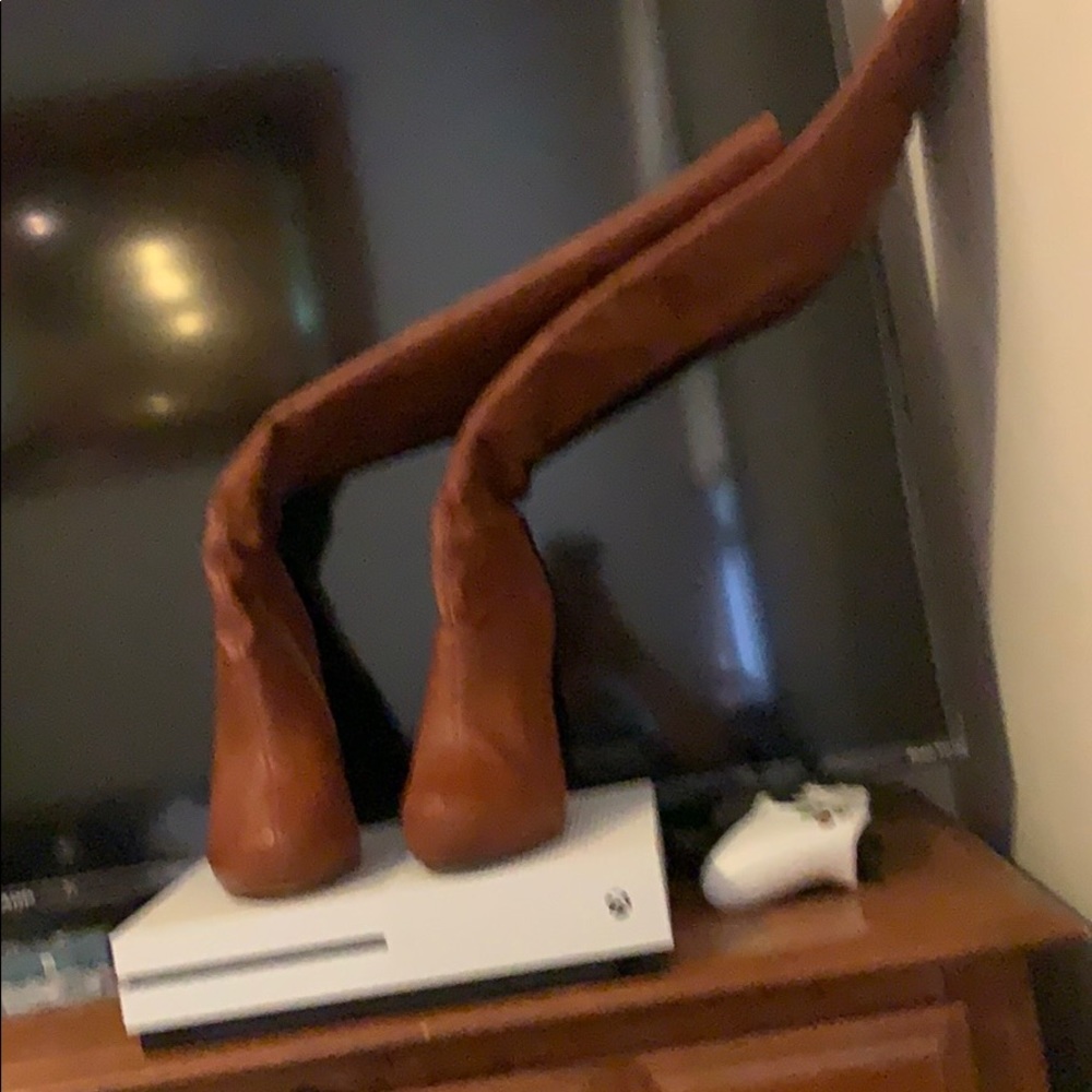 Boots - Picture 2 of 3